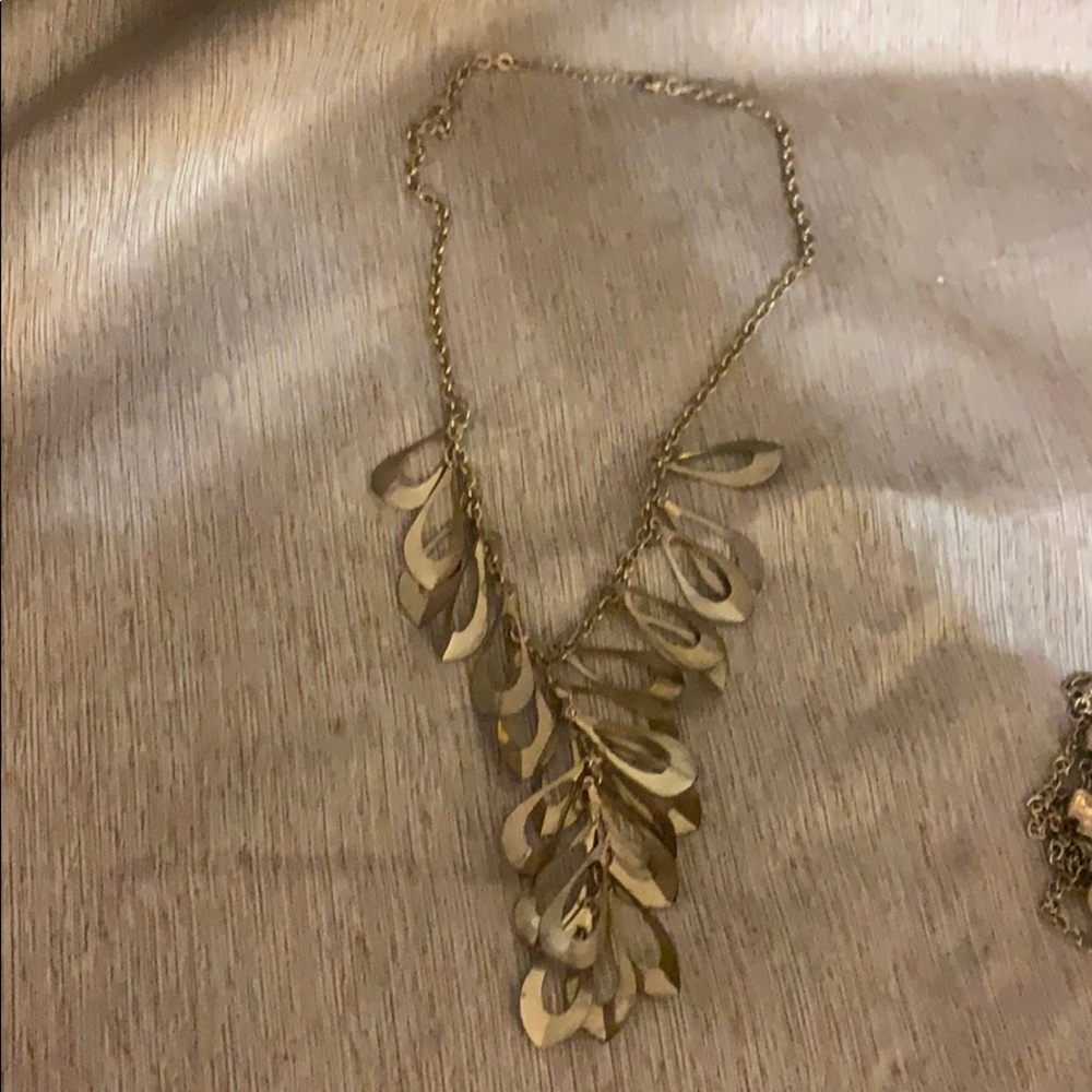 Gold dangle necklace
